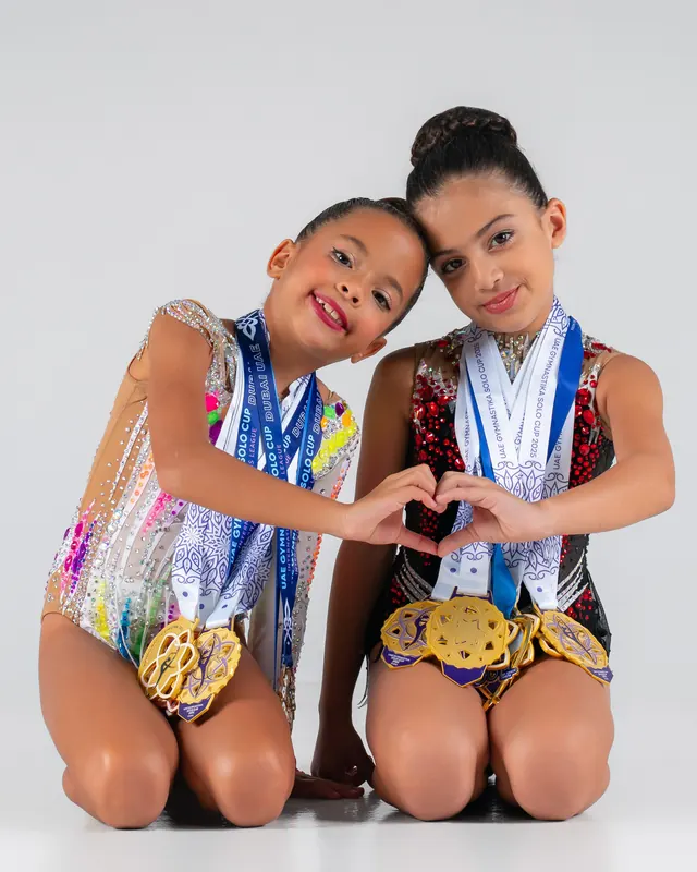 Гимнастки GYMNASTIKA с медалями